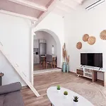 Semesterbostad Whitelist Maisonette Ii In